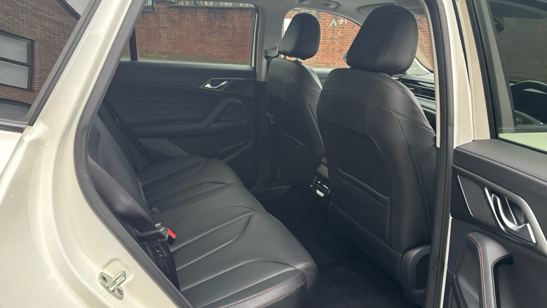 MG HS 1.5 T-GDI Trophy 5dr DCT Petrol Hatchback